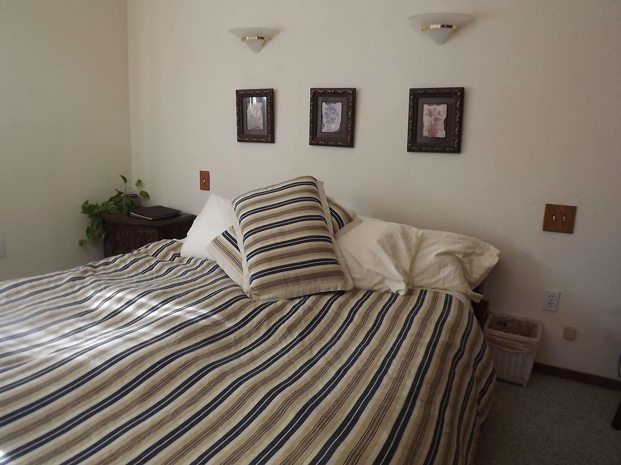 Backyard Garden Oasis Bed & Breakfast Middletown Luaran gambar
